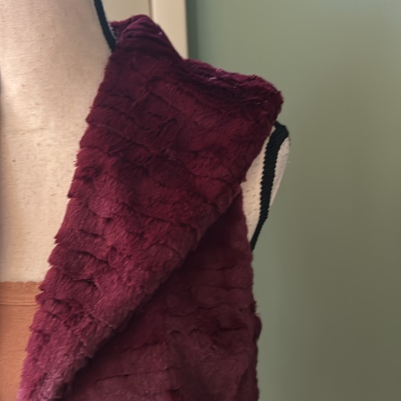 Women’s Sz S Me Jane burgundy faux collar casual gorgeous vest sweater - Picture 5 of 7